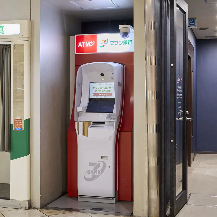 按照SEVENBANK ATM、1号街北[B]
